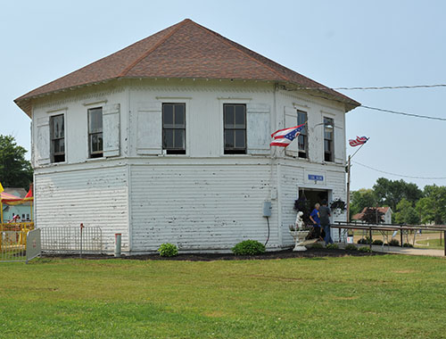 A mariner's compass has been painted for the floral building at the Ashtablua County Fairgrounds.