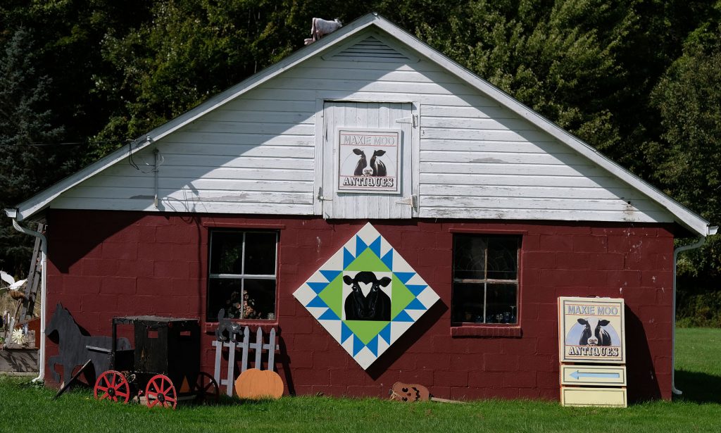 Cow barn quilt