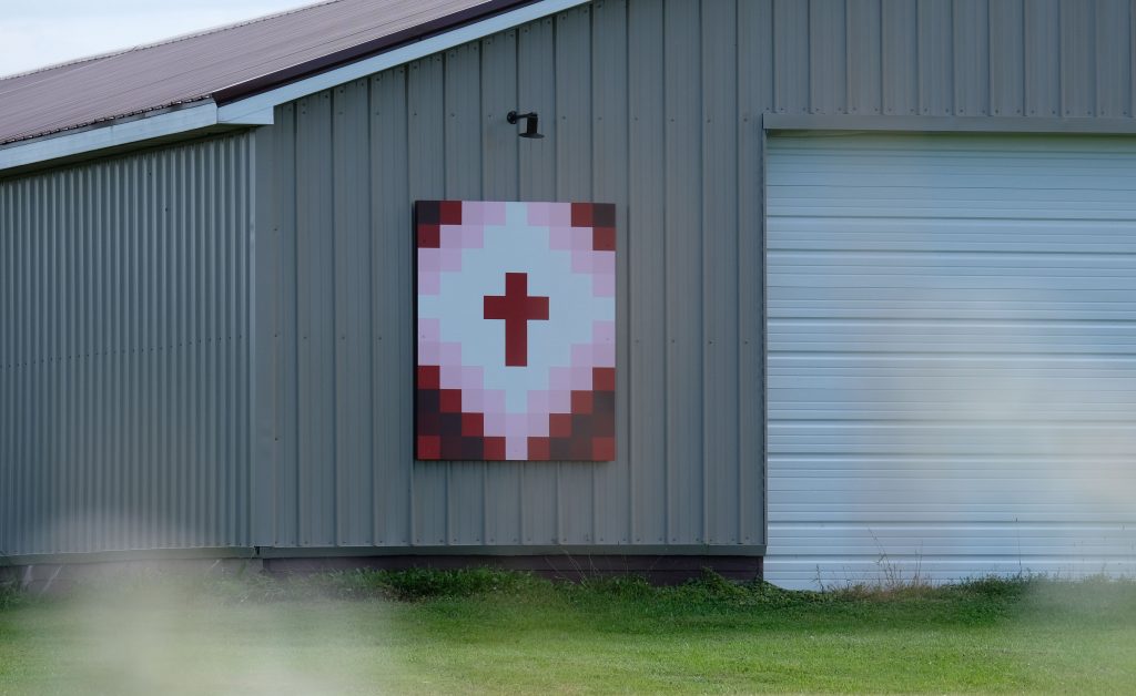 Cross barn quilt